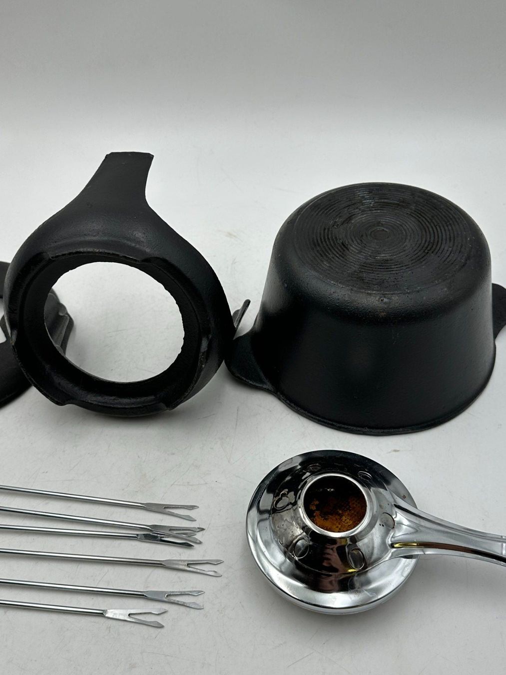 Küchengeräte: Fondue Set Vintage, Gusseisen Caquelon – Gebraucht aus Luzern von Lager6640 4