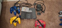 Gut erhaltene Nintendo 64 mit Zubehör