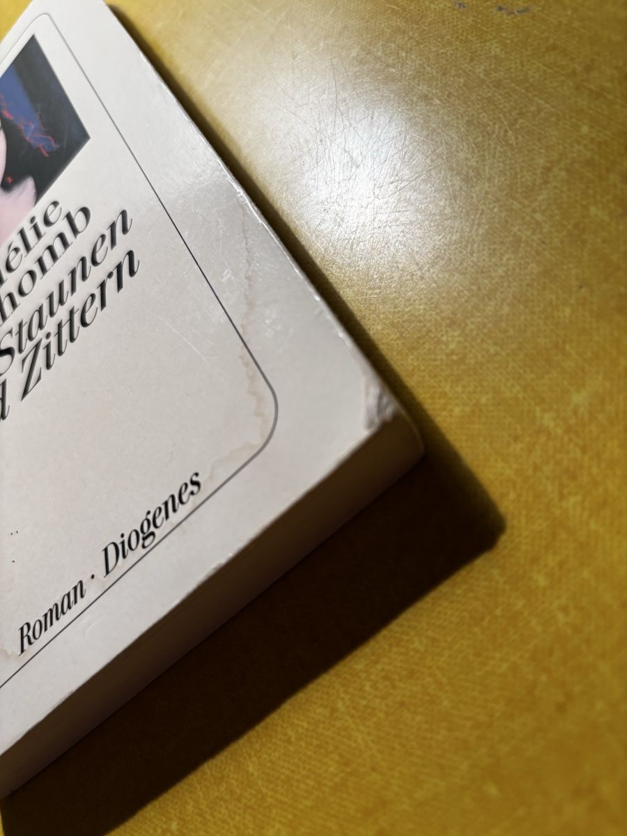Livres: Amélie Nothomb Mit Staunen und Zittern – D'occasion à Brugg AG par corkycanada 2