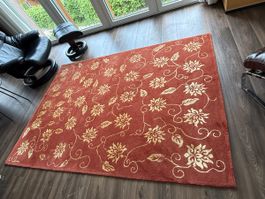 Handgeknüpfter Teppich mit floralem Muster