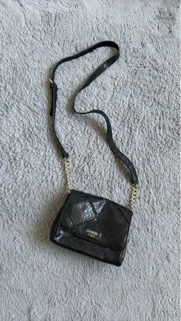 Elegante Guess Tasche, Schwarz, klein, top Zustand!