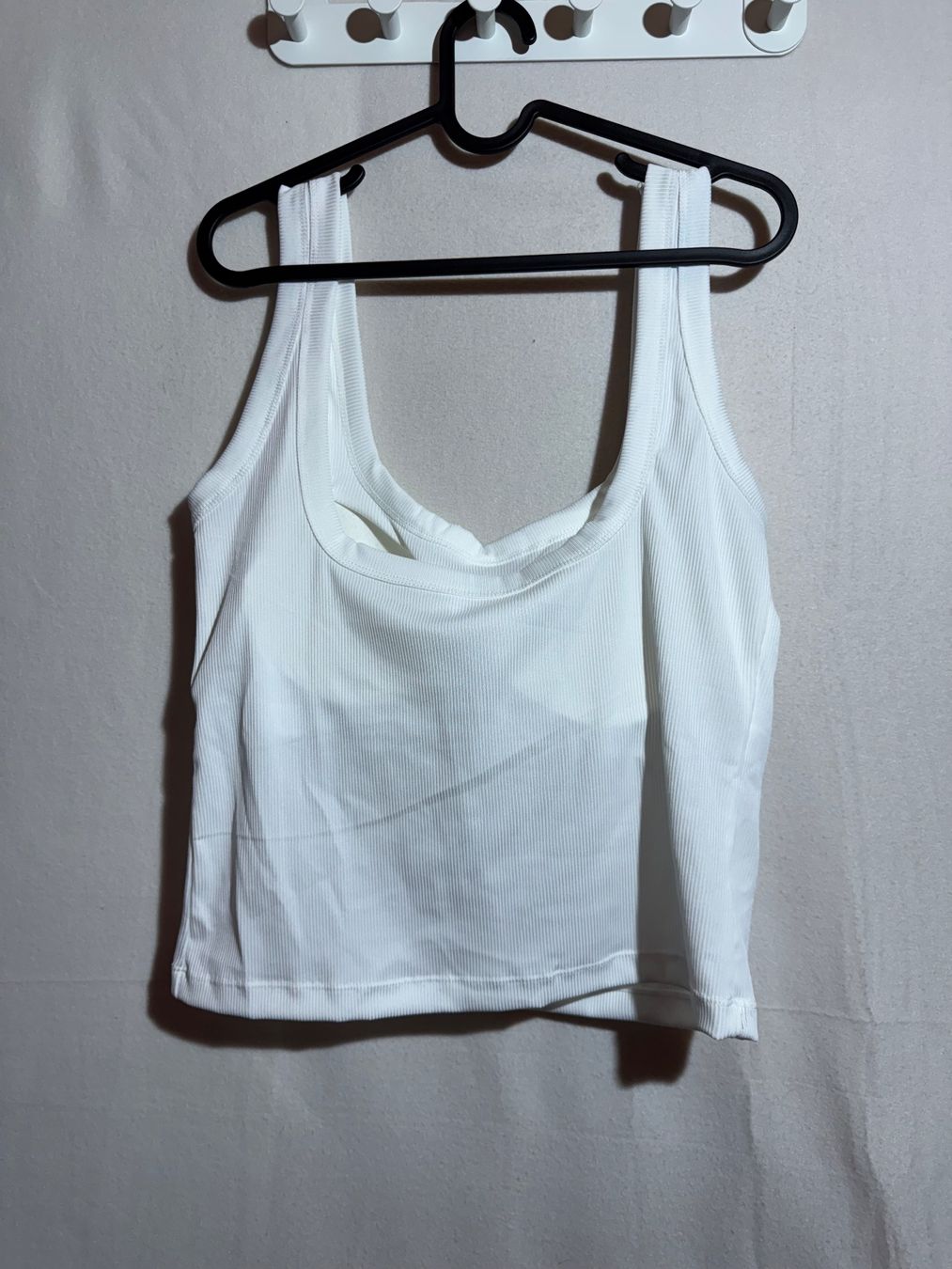 Top: Weisses basic mit Cups Gr. L – Nuovo (secondo la descrizione) da Grosswangen venduto da SALE_SALE_SALE 4