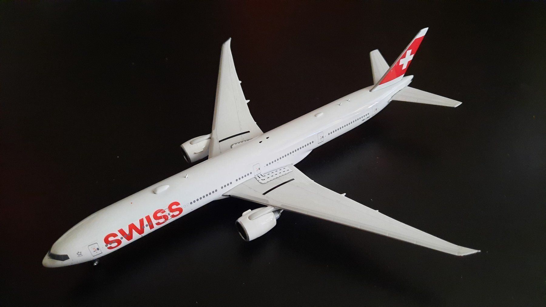 Swiss Kit di modellismo & Modellini statici: B777-300ER - SWISS – Nuovo e nell'imballaggio originale da Morges venduto da iljamuromez 1