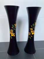 2 exclusive Vasen aus Holz handbemalt