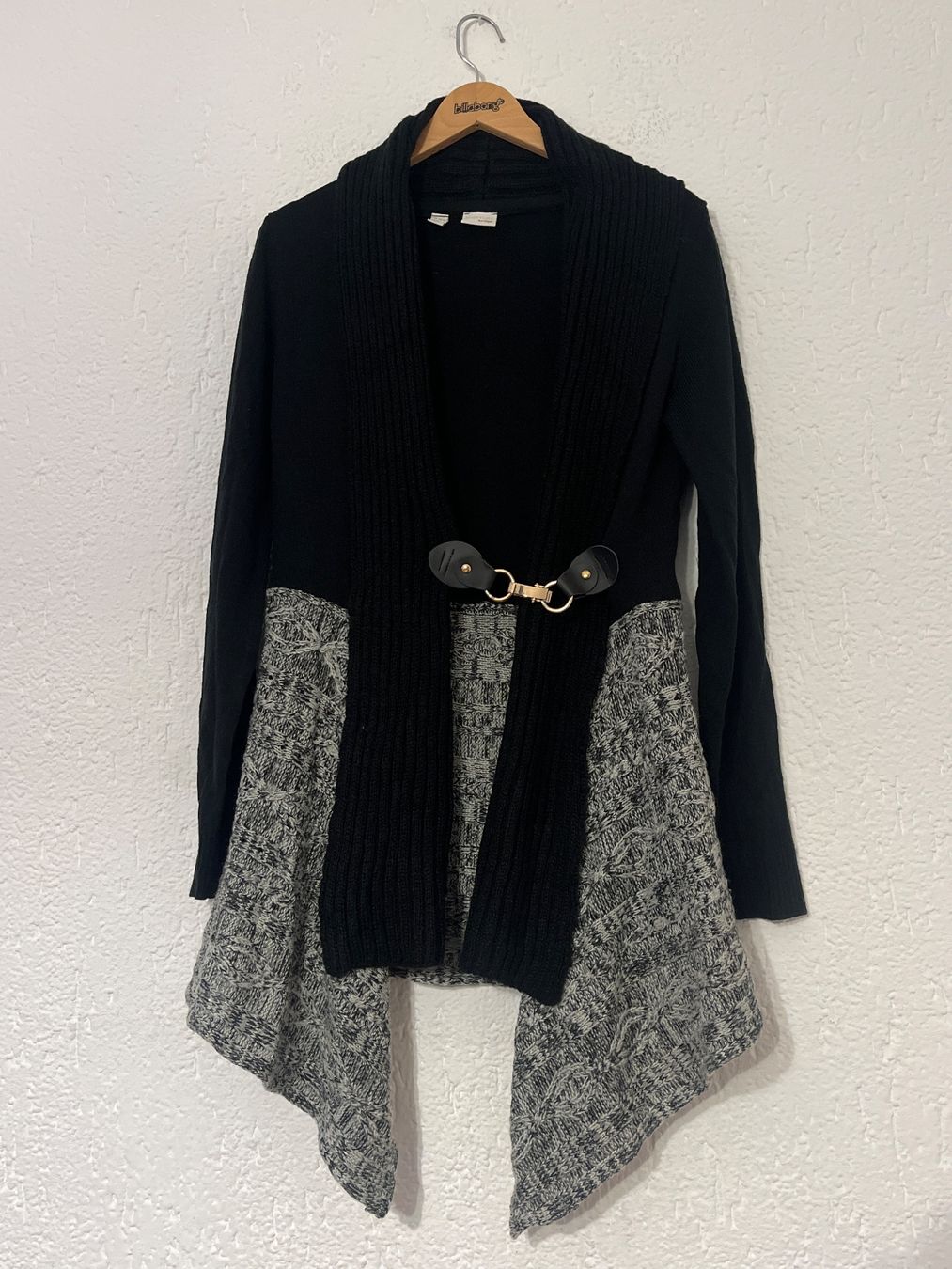 Giacche: Warme Strickjacke mit Details, Grösse S, Schwarz/Grau – Usato da Oberegg venduto da MZ_DiesundDas