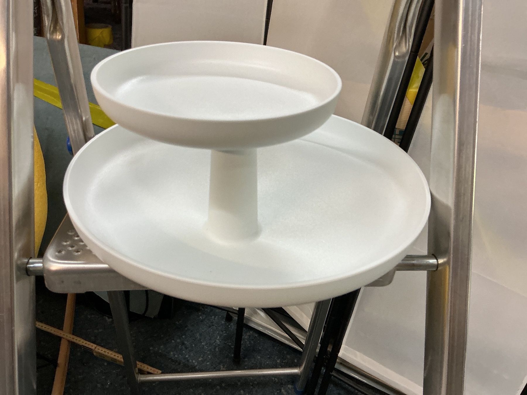 Servierplatten: vitra Anbietschale – Gebraucht aus Bern von vielerart