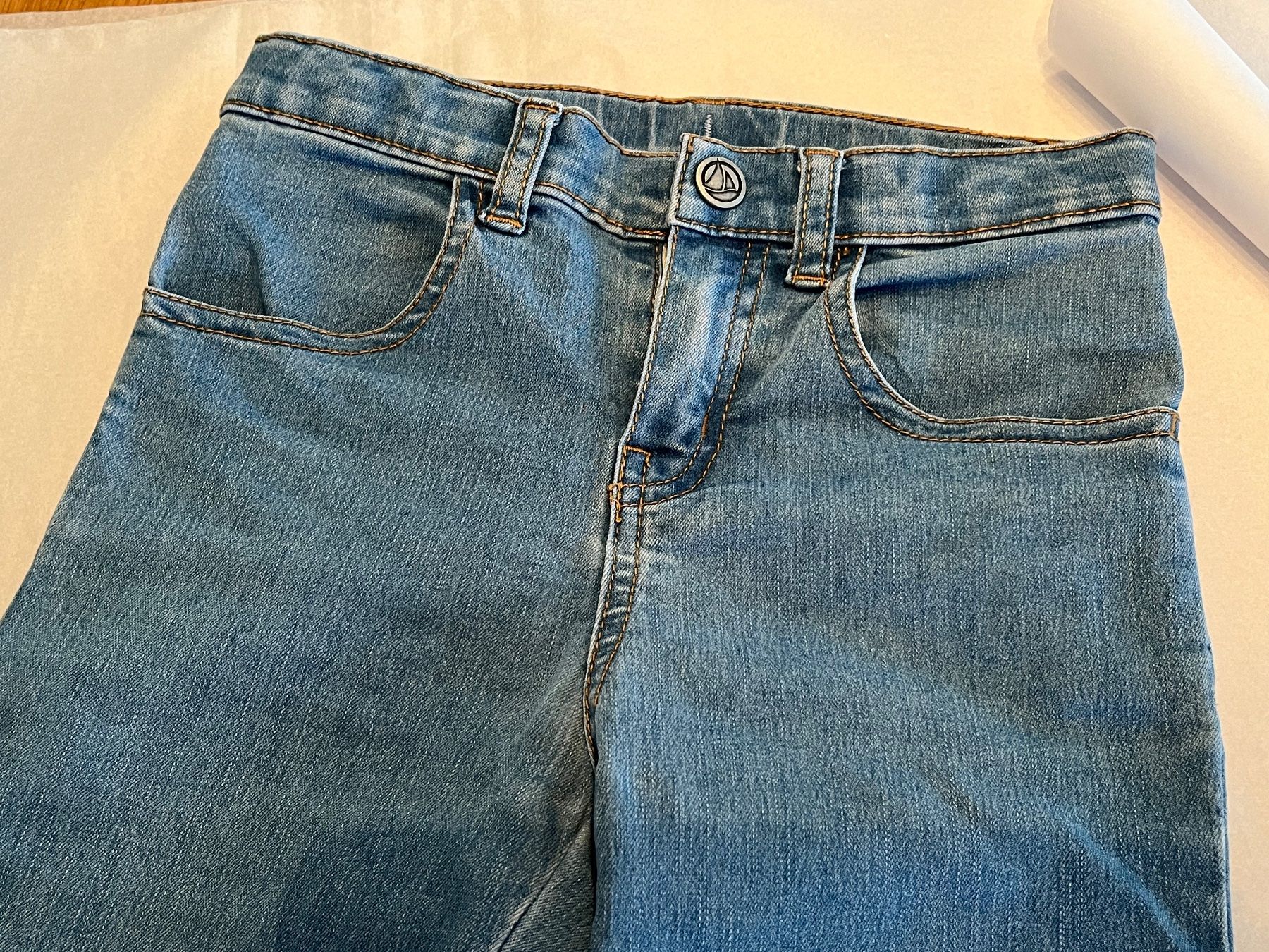 Petit Bateau Pantaloni: Petit Bateau Jeans Mädchen 8J/128cm – Usato da Zürich venduto da asocaciu