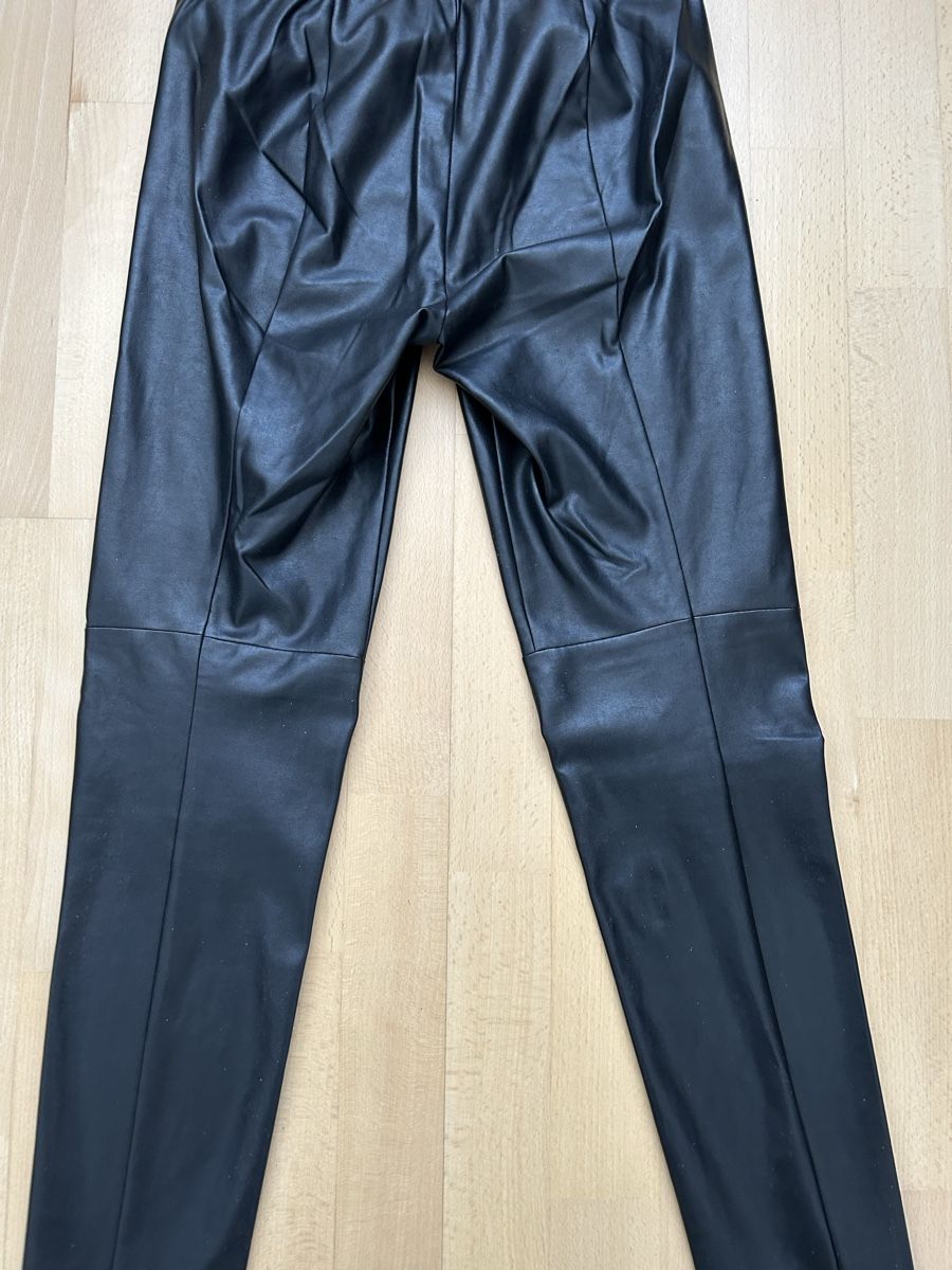 Marc Cain Pantaloni: Kunstleder-Hose Marc Cain, Gr. 3 – Usato da Reinach BL venduto da meinstil 1