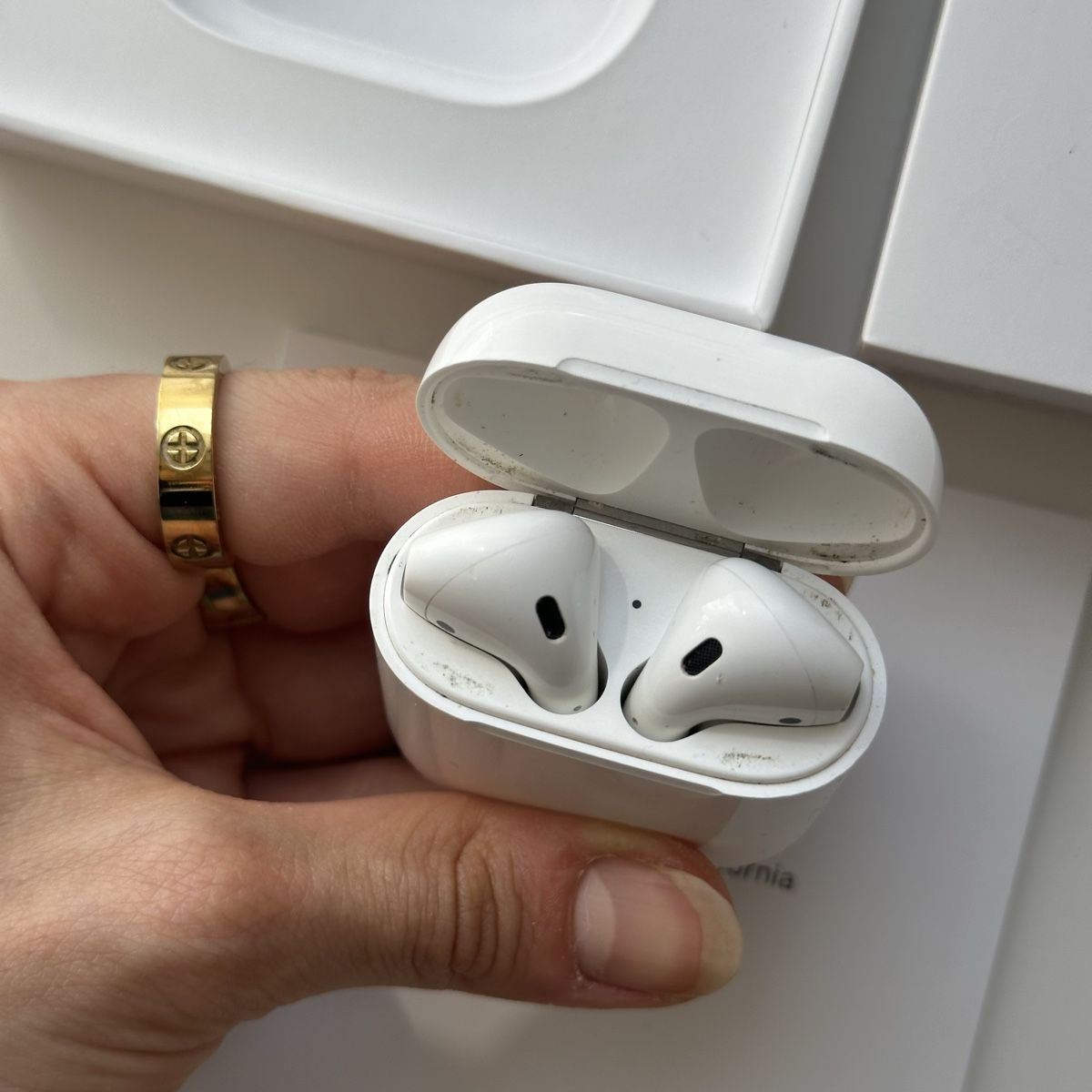 Apple Casques audio: AirPods Generation 1  – Défectueux à Givisiez par dor_xb9k 1