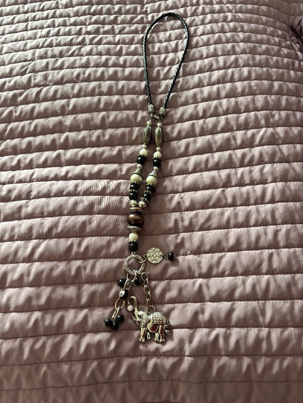Colliers: Kette mit Elefant und Perle 46 cm Gilde Handwerk, – D'occasion à Balsthal par Uroby 3