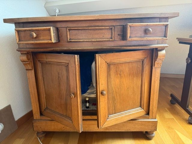 Commodes: Commode ancienne en bois plein – D'occasion à Enges par cordec 2