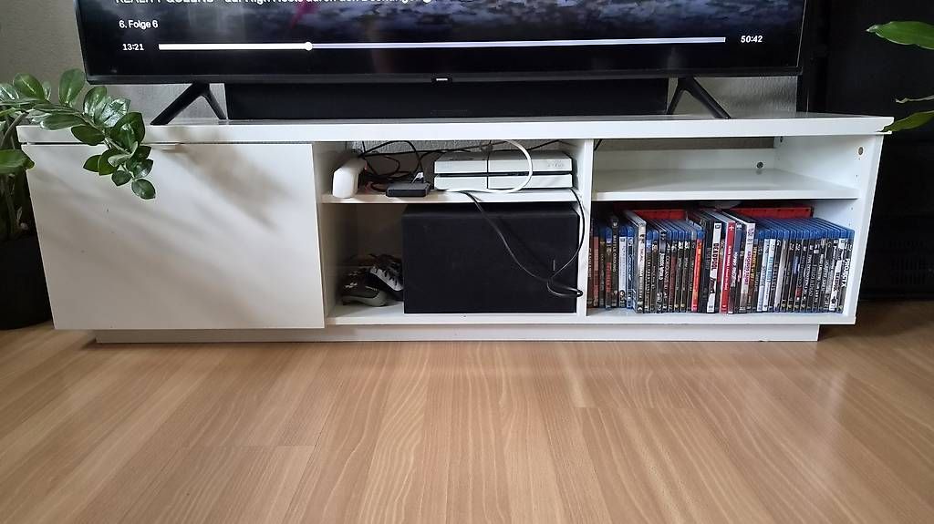 Ikea TV Möbel: Fernsehrmöbel/Sideboard Weiss – Gebraucht aus Marthalen von Jenny.Z