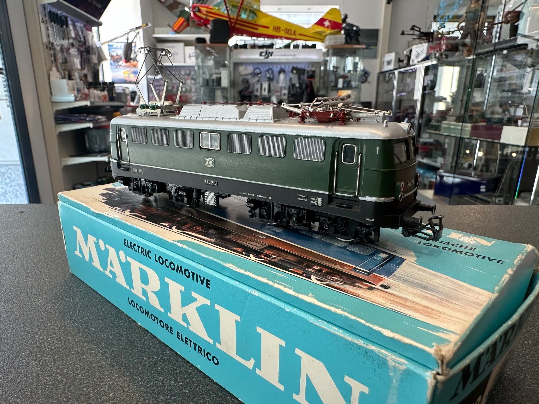 Märklin Modellini di ferrovie: Märklin 3040, DB E-Lok BR 140, analog – Usato da Chiasso venduto da Carrara-Modellismo 2