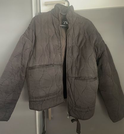 Zara Steppjacke XS grau 