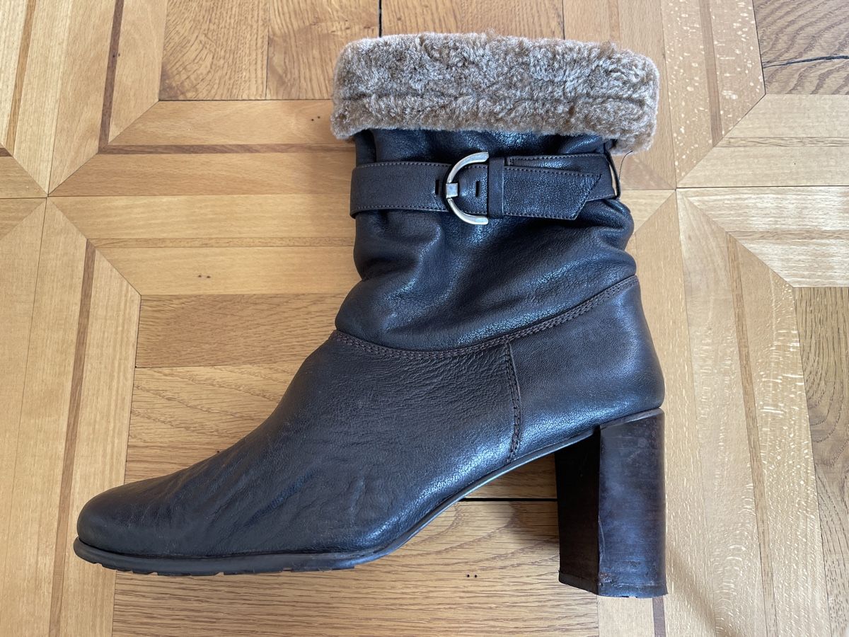 Stuart Weitzman Scarpe da donna: Herbst-Winterstiefeletten Stuart Weitzman – Usato da Zürich venduto da Balanca