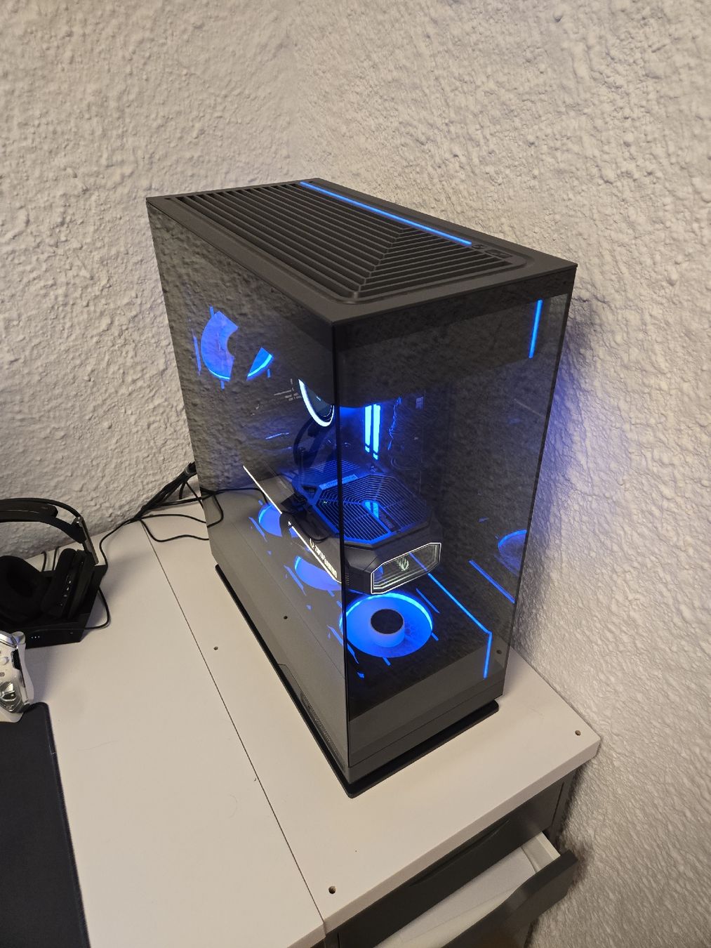 Amd PCs: High End Gaming PC Ryzen 7 9800X3D/RTX5090 – Neu (gemäss Beschreibung) aus Diepoldsau von FabianFr 1