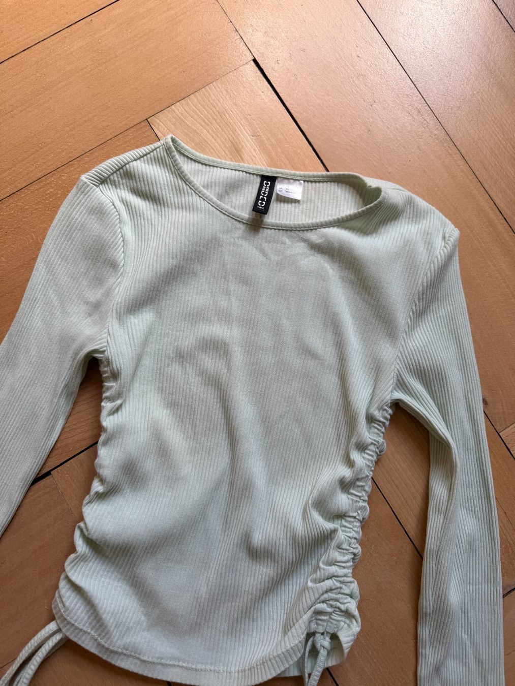 H&M T-Shirts: Langarmshirt mintfarben gerippt XS – Gebraucht aus Zürich von Diazaio 1