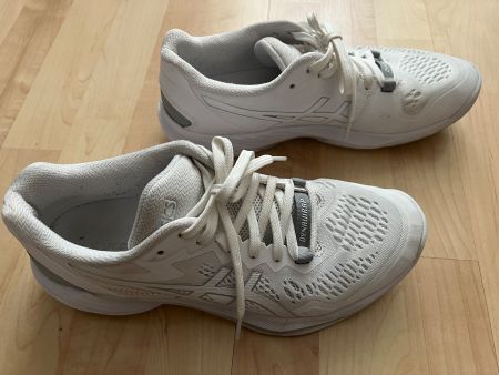Asics Damen Hallenschuhe Gr. 40.5 weiss