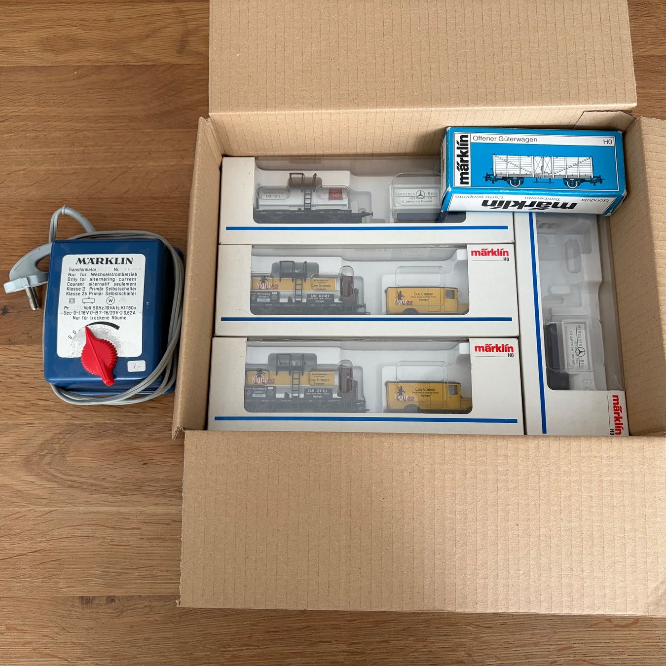 Märklin Modellini di ferrovie: Märklin - diverse Wagons und ein Trafo – Usato da Thun venduto da SS147