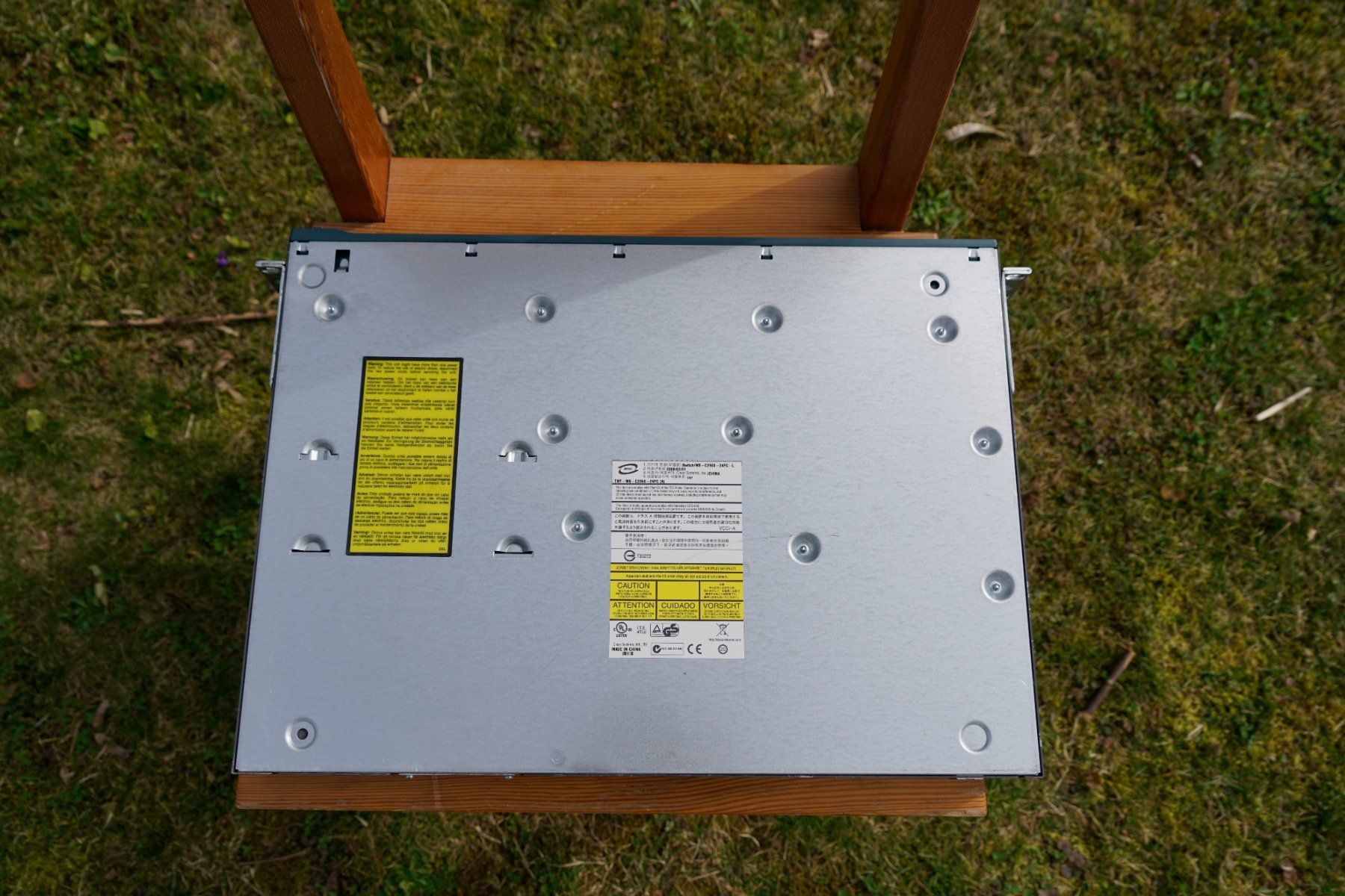 Cisco Hub & Switch: Cisco Catalyst 2960 Switch PoE-24, Gebraucht – Usato da Stein AG venduto da Laasery 3