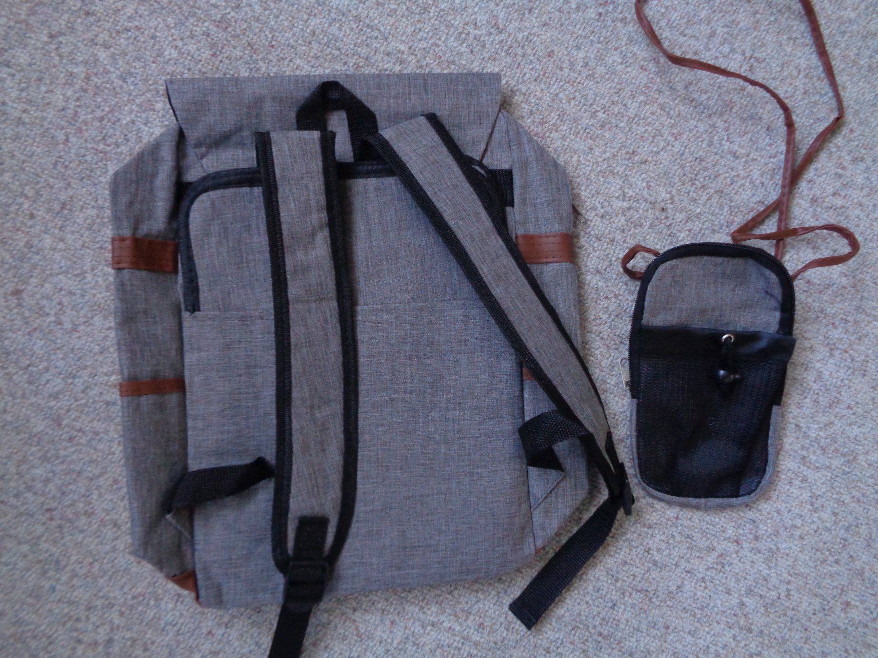 Zaini: Rucksack mit sep. Handytasche – Nuovo e nell'imballaggio originale da Langenbruck venduto da Gumsi 2