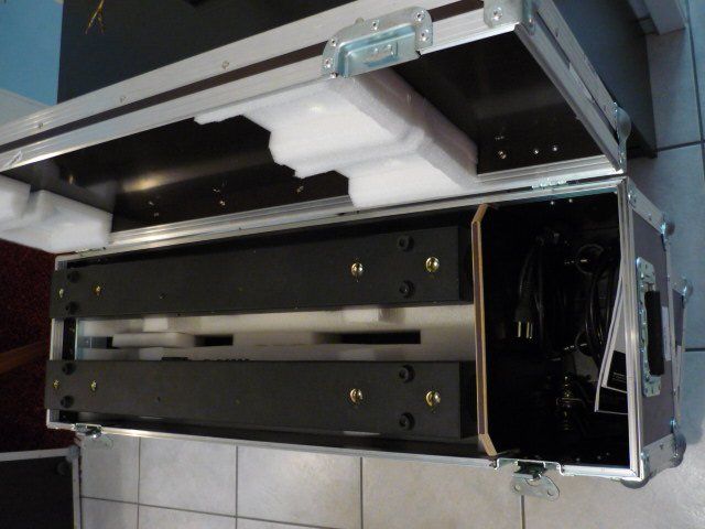 Lampade: Cameo Hydrabeam 400 W – Usato da Amriswil venduto da Dodama 3
