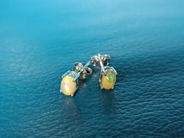 Ohrstecker mit äthiopischen Opalen