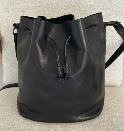 Park Beuteltasche schwarz , NP 329Fr.