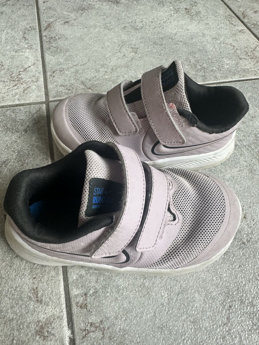 Nike Scarpe per ragazze: Nike Turnschuhe 25 – Usato da Birr venduto da YMCA123 4
