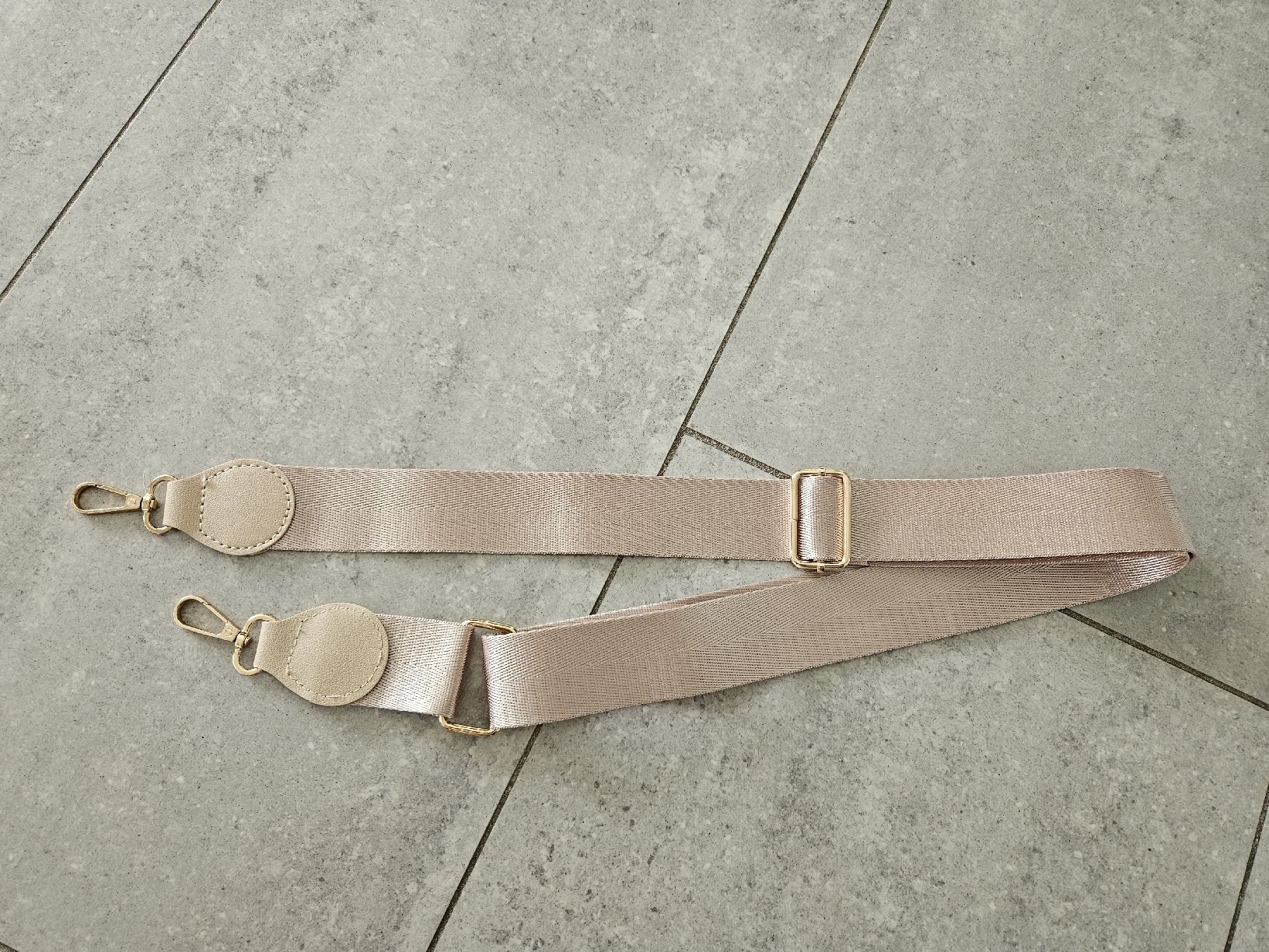 Sonstige Kleidung & Accessoires: Schulterriemen, Schultergurt, Strap, Taschengurt – Neu (gemäss Beschreibung) aus Wiesendangen von Sinhuk
