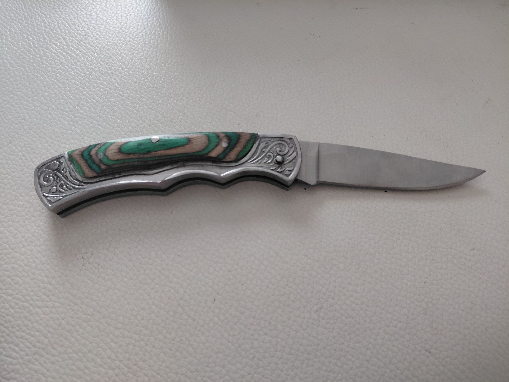 Coltelli tascabile: Taschenmesser mit grünem Holzgriff, – Usato da Belp venduto da mar_76s8 1
