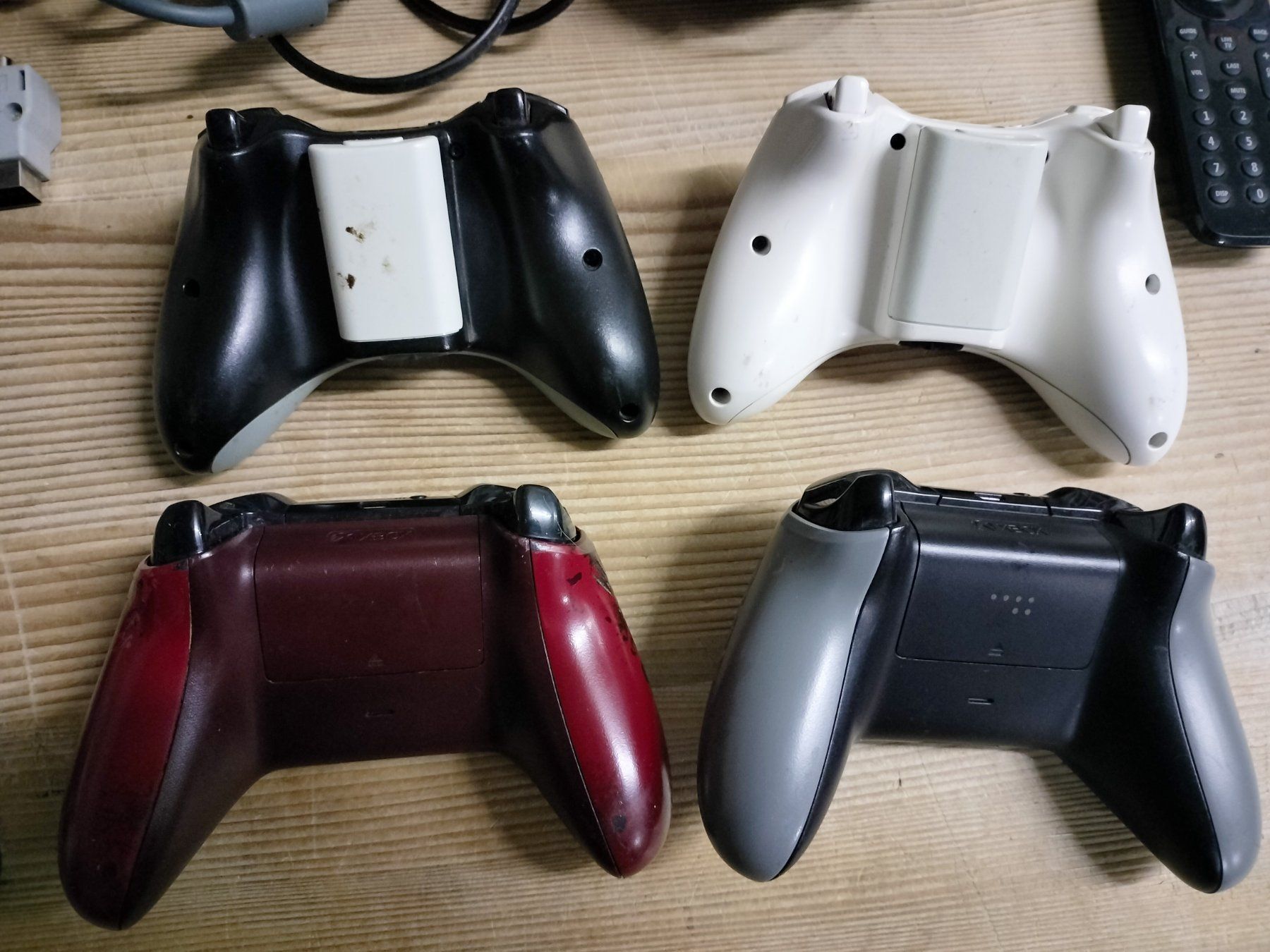 Microsoft Console: Xbox Zubehör inkl. 2x Limited Edition Controller – Usato da Wil SG venduto da RoyalBricks 5