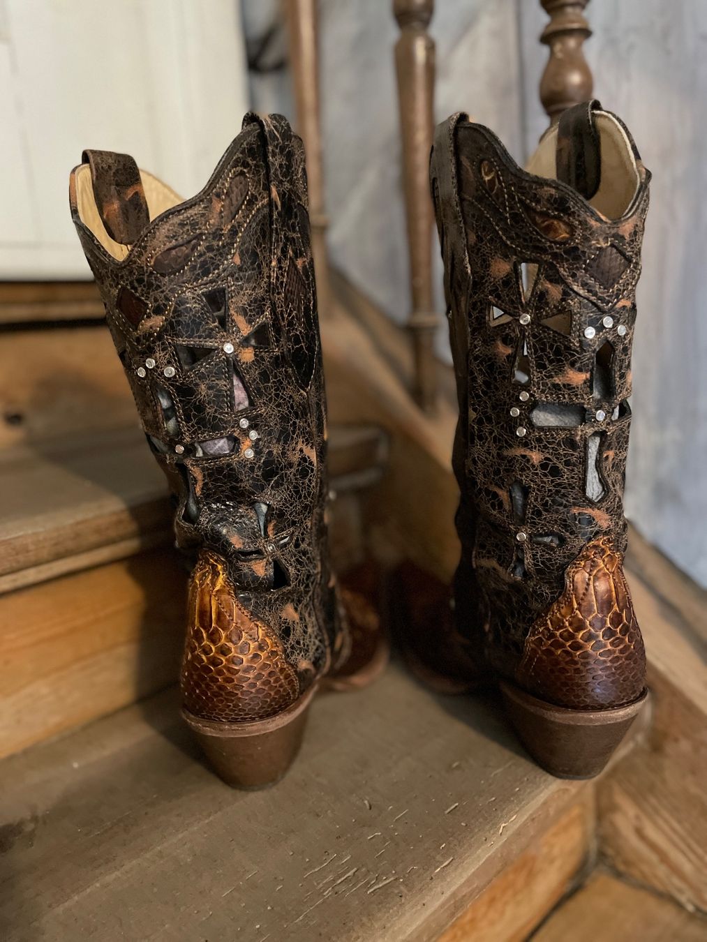 Scarpe da donna: Corral Vintage Damen Boots, Gr. 8 – Usato da Baar venduto da koala9 2