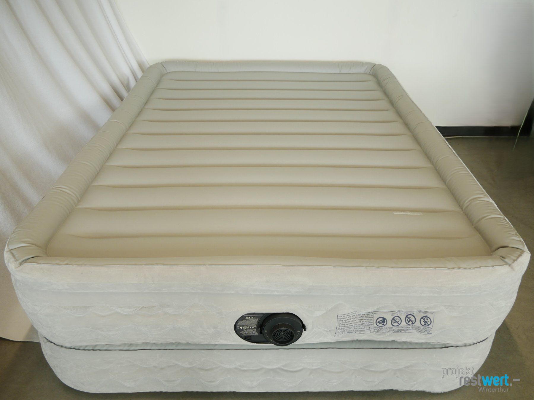 Materassi: INTEX Supreme Air-Flow Queen Doppel-Luftmatratze – Usato da Winterthur venduto da Restwert_Winterthur 2