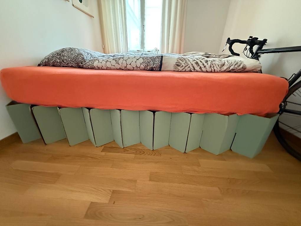Lits: Room in a Box Karton Bett – D'occasion à Winterthur par OliviaC5