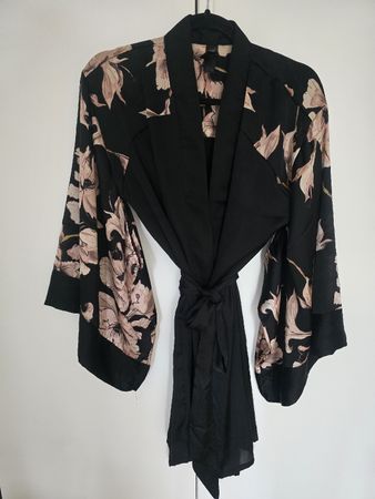 Kimono mit Blumenmuster Marke NOIR Hunkemoller Grösse M/L