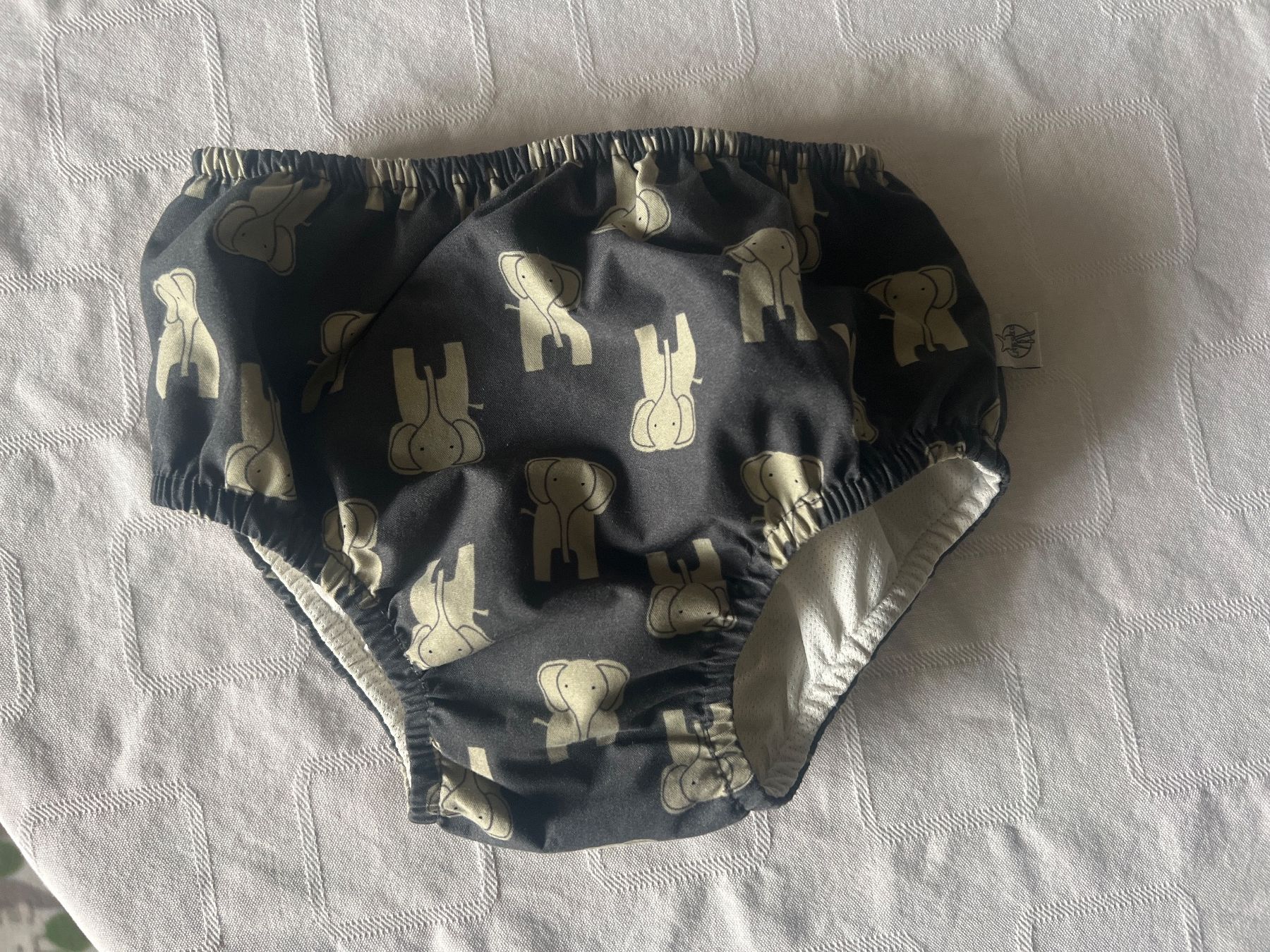 Costumi da bagno: Badehose Grösse 92, 12-24m, mit Elefanten Muster – Usato da Basel venduto da friceberg2