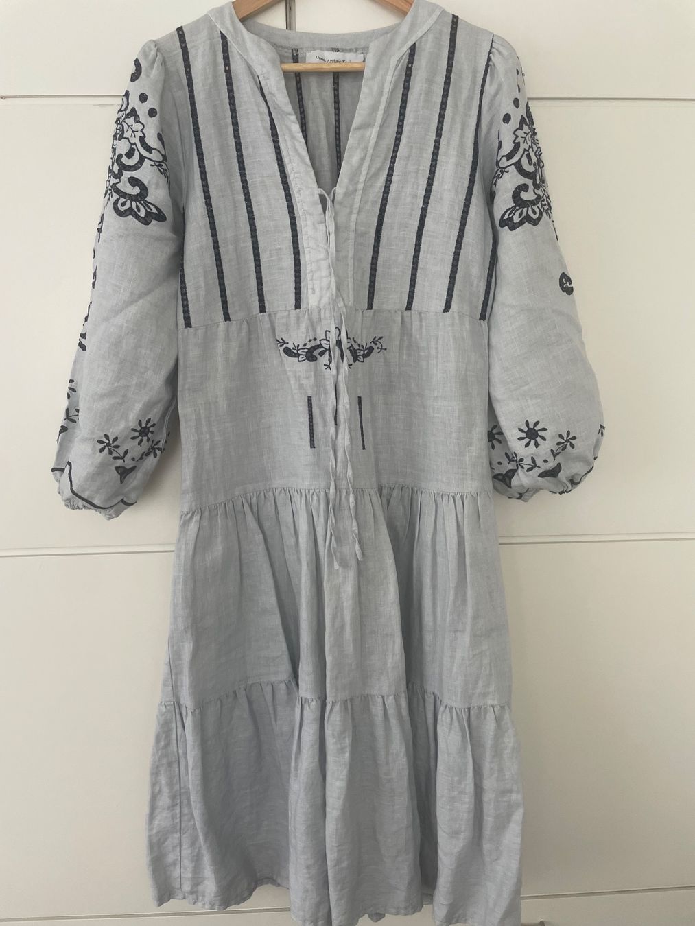 Vestiti: Kori Midi Kleid – Nuovo (secondo la descrizione) da Rüschlikon venduto da FTSFTS