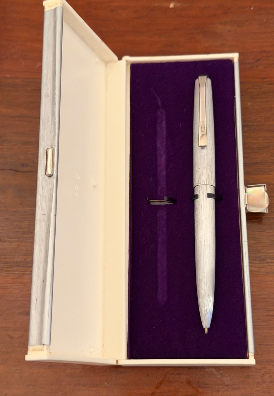 Penna & Evidenziatori: Laurin Kugelschreiber mit Etui – Usato da Nussbaumen AG venduto da olitech5415