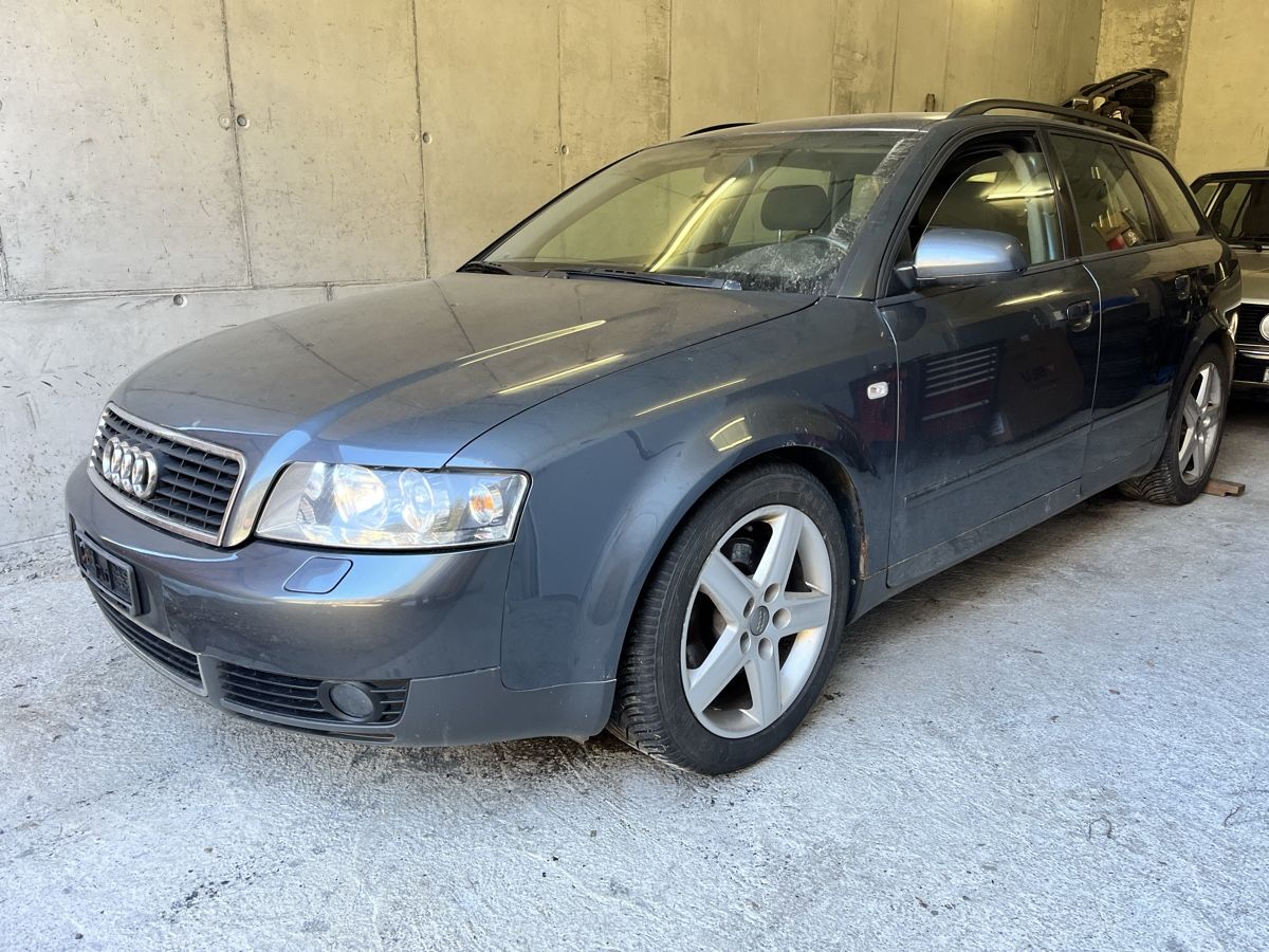Audi Automobili: Audi A4 B6 Avant Quattro – Difettoso da Lenk im Simmental venduto da Treuthy