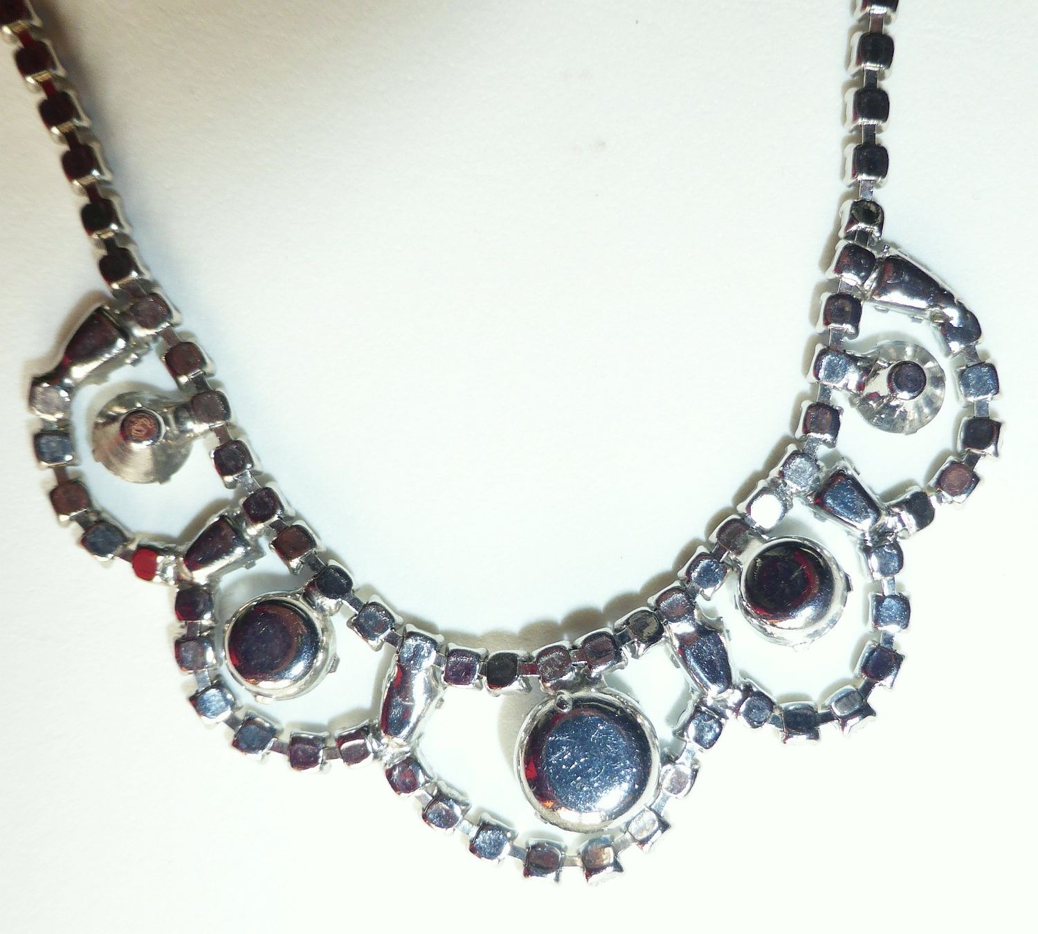 Catenine: Wunderschöner 50s blauer Choker – Usato da Sonceboz-Sombeval venduto da Artdecolove 3