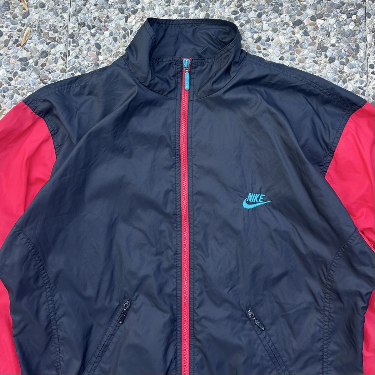 Nike Jacken: Vintage Nike red windbreaker jacket – Gebraucht aus brent von fukusapes 1