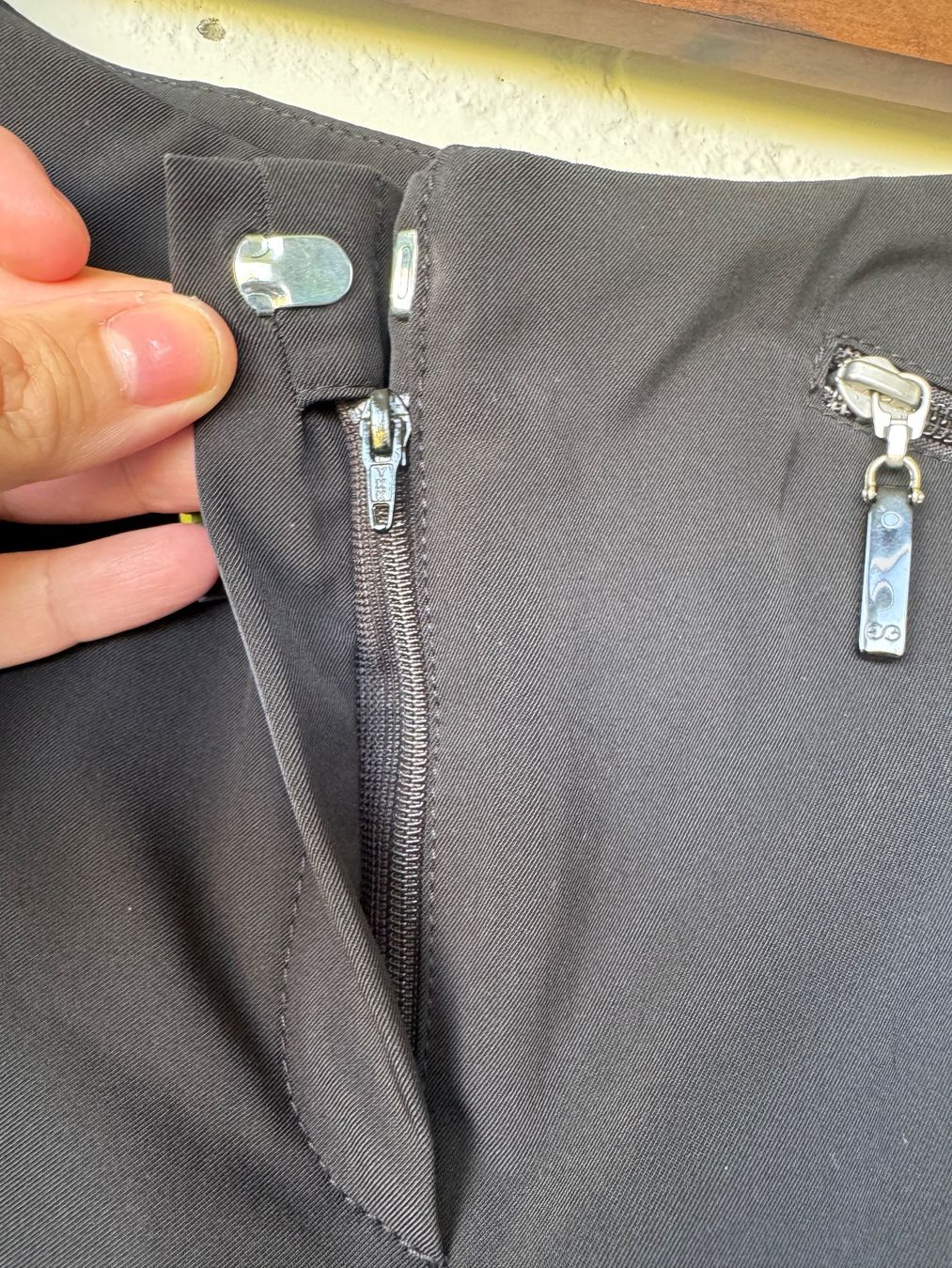 Escada Pantaloni: Escada Sport Hose schwarz Gr. 34 – Nuovo (secondo la descrizione) da Brütten venduto da Rod816 3