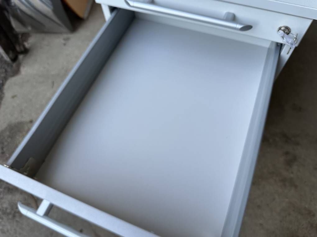 Banconi: neuer Rollcontainer B432xT580xH595 mm, abschliessbar – Nuovo (secondo la descrizione) da Necker venduto da liq24 7