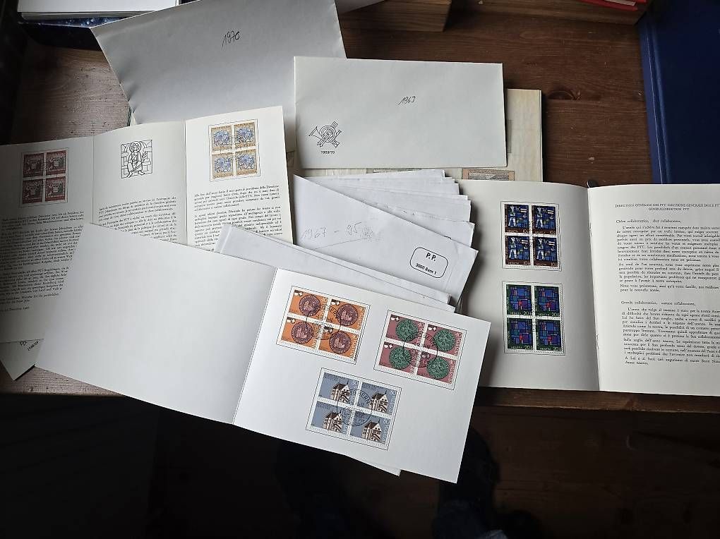 Alle Briefmarken: Große Briefmarken Sammlung  – Gebraucht aus Biel/Bienne von Rouf7 4