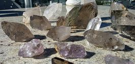 Mineralien Set 17 teilig. Amethyst, Quarz, Rauchquarz.