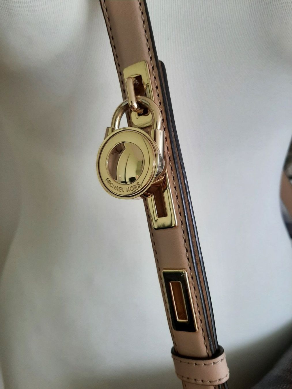 Michael Kors Taschen für Damen: Handtasche / Umhängetasche Michael Kors – Gebraucht aus Volketswil von ronbons 7