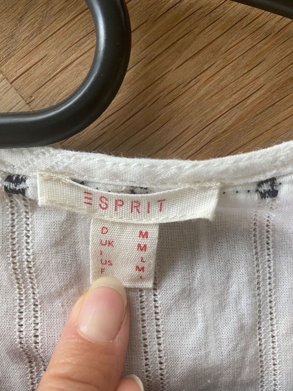 Esprit T-shirt: Elegantes Sommer-Shirt – Usato da Luzern venduto da nad_nf8f 2
