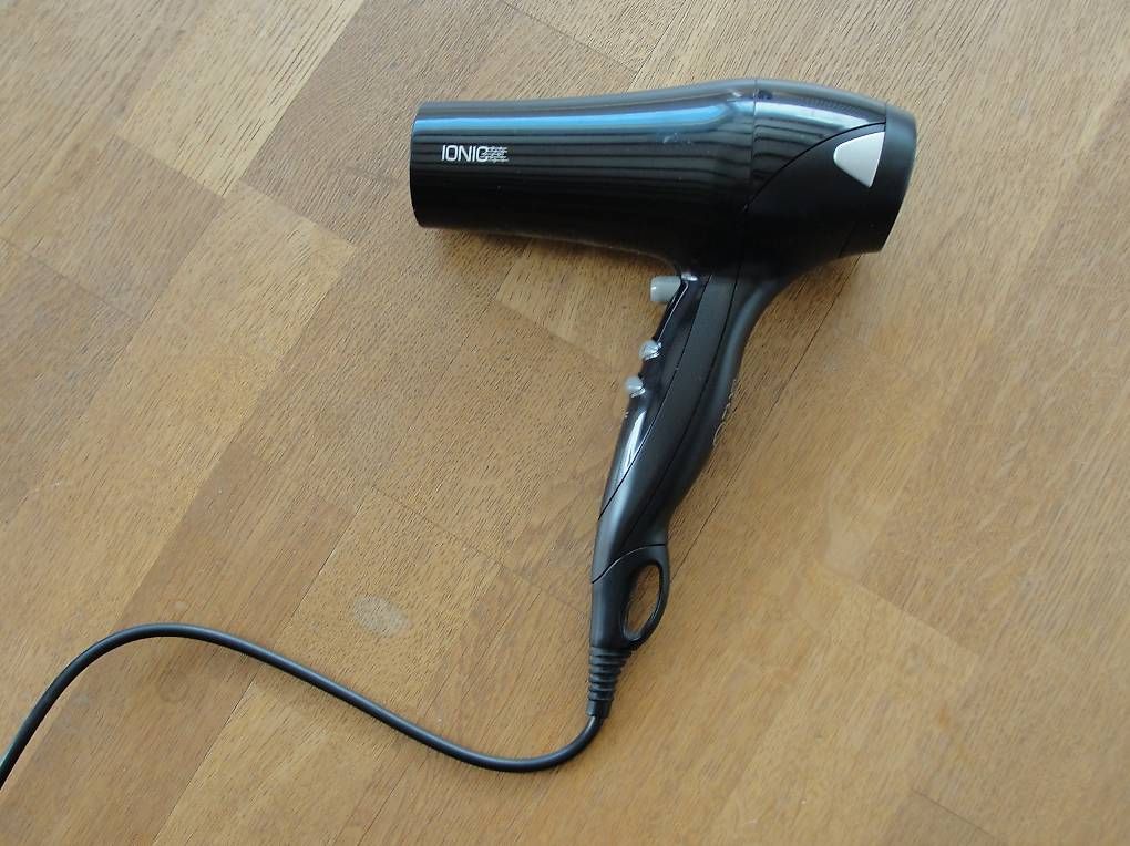 Accessori per capelli: Für schöne Haare – Usato da Oberschrot venduto da Schello