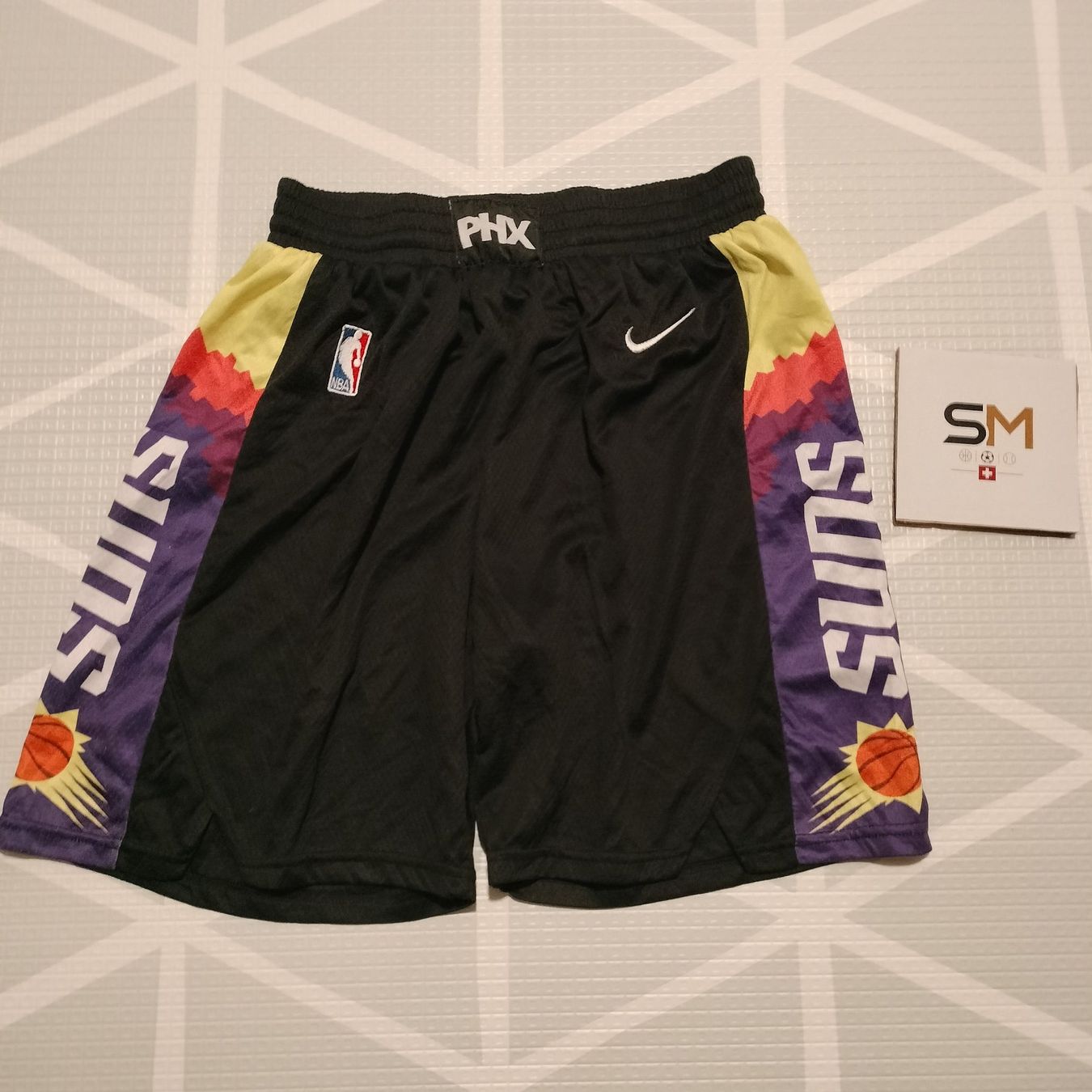 Nike Pantaloni: Phoenix Suns NBA Shorts Fan Version Gr. 48 – Usato da Bern venduto da SportsMemos